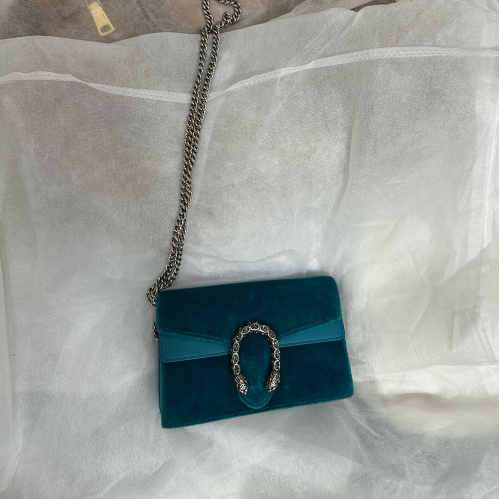 Gucci Elegant Teal Velvet Chain Bag